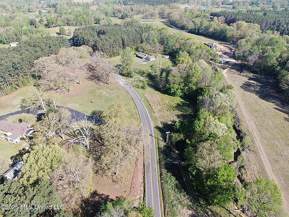 4th image of 2502 S Slayden Rd