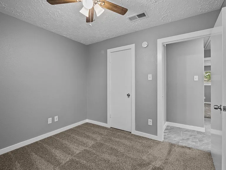 8122 Swan Meadow Ln — Photo 21