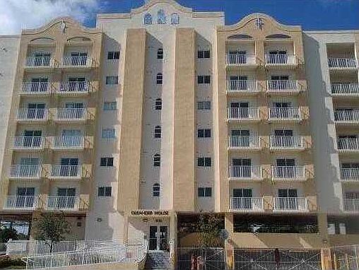 1st image of 406 NW 22nd Ave APT 203
