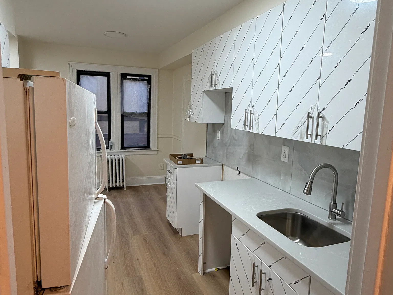 3 bed, 1000 sqft, $3,300 — Photo 4