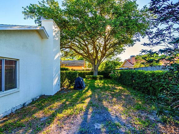 5th image of 8171 Somerset Dr
