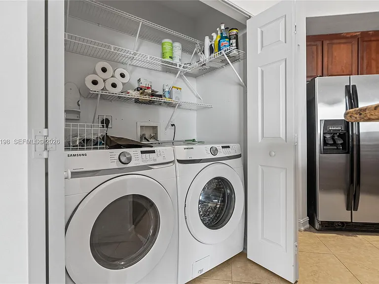 3001 NE 185th St #716 — Photo 32