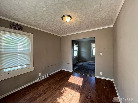5th image of 3728 Standish Ave