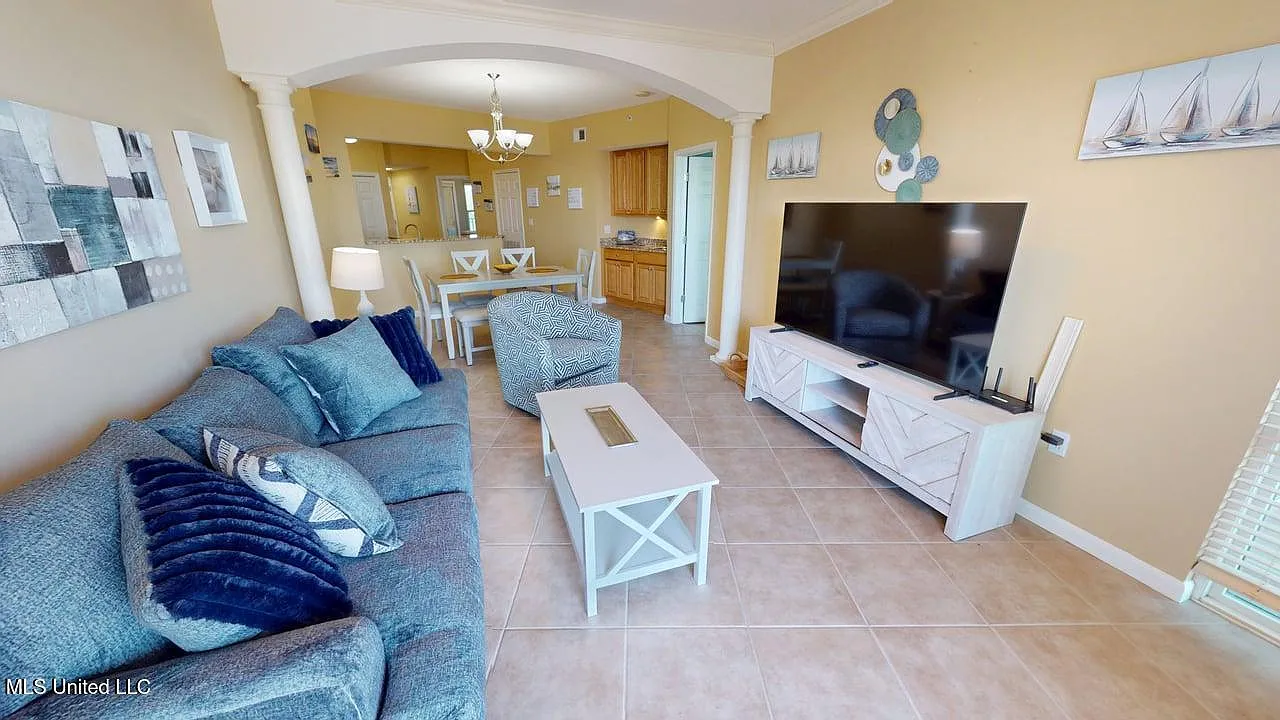 2 bed, 2.0 bath, 1279 sqft, $2,895 — Photo 3