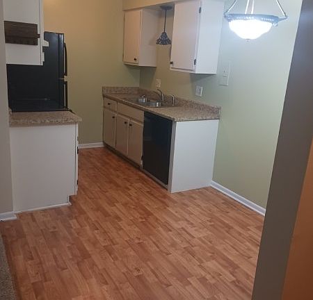 5th image of 1637 S Riverside Ave APT 4