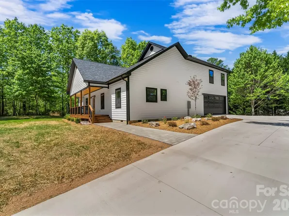 438 Plantation Dr, Marion, NC 28752