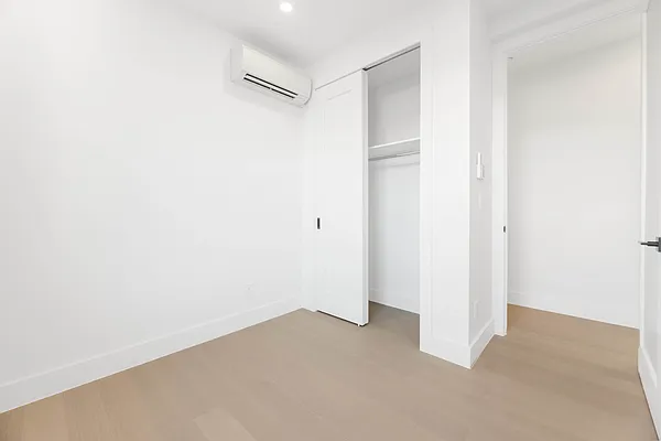 Rented by REAL New York | media 22