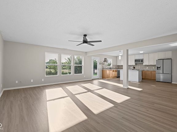 5th image of 2488 Woodfield Blvd