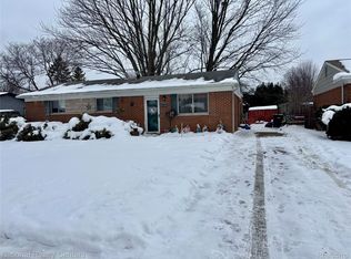 38751 Beecher Dr, Sterling Heights, MI 48312