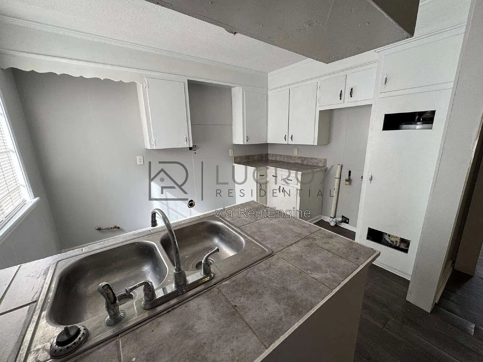 3 bed, 1.0 bath, 1115 sqft, $1,050 — Photo 4