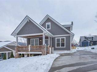 128 Craggy St, Black Mountain, NC 28711