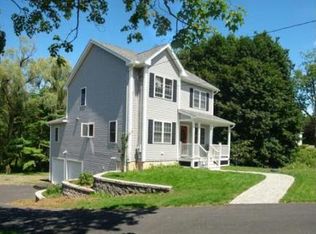 468 Pine St, Amherst, MA 01002