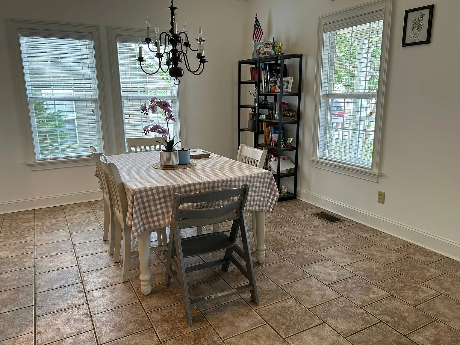 3 bed, 1646 sqft, $1,900 — Photo 4
