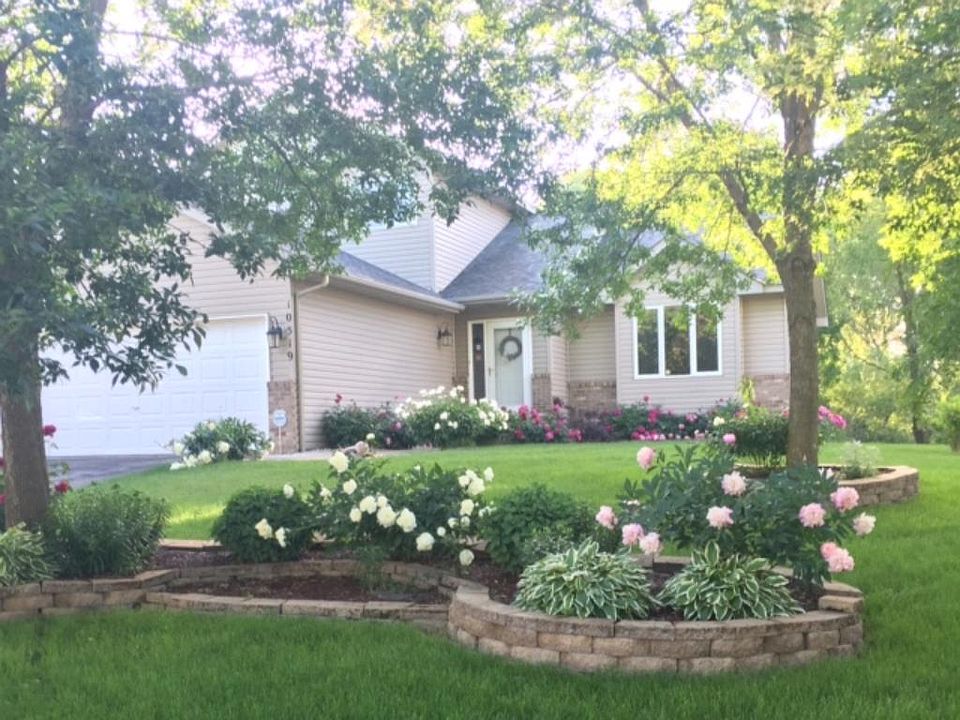 1st image of 10519 Van Buren Cir NE