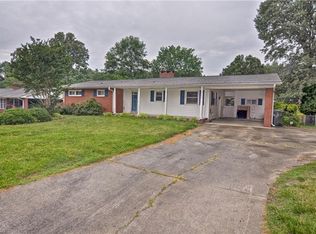 711 Diana Dr, Thomasville, NC 27360