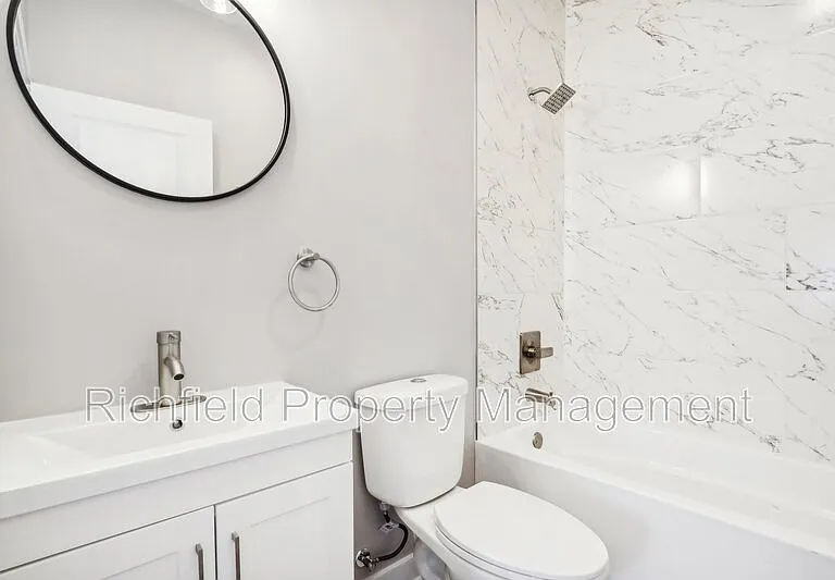 2034A E Maryland St — Photo 21