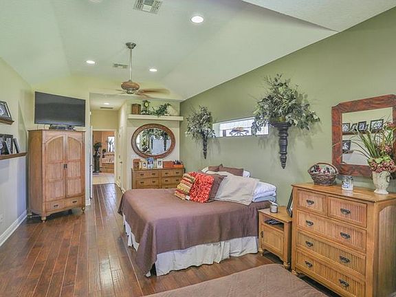 5th image of 520 Summerwood Dr