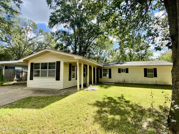 3050 Meadow Forest Dr, Jackson, MS 39212