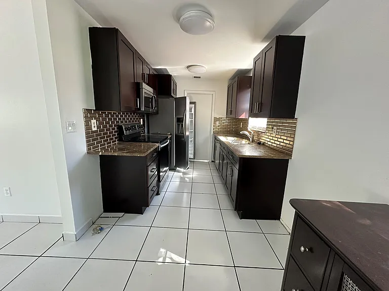 1705 Adams St #1705 — Photo 3