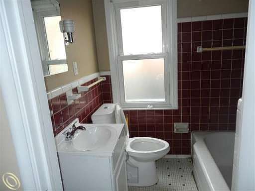 3rd image of 9959 Riverdale Ave