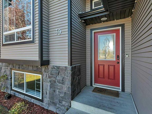 4th image of 39 NE Varty Close