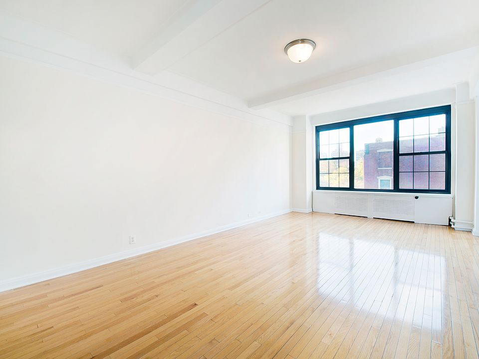 1st image of 1 University Pl APT 3b