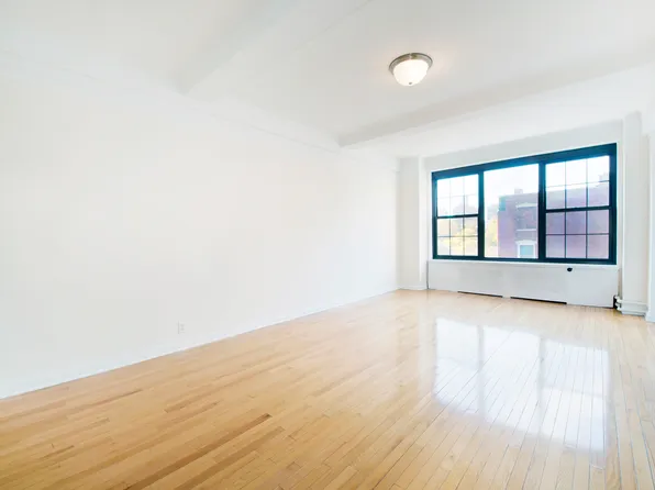 1 University Pl, New York, NY