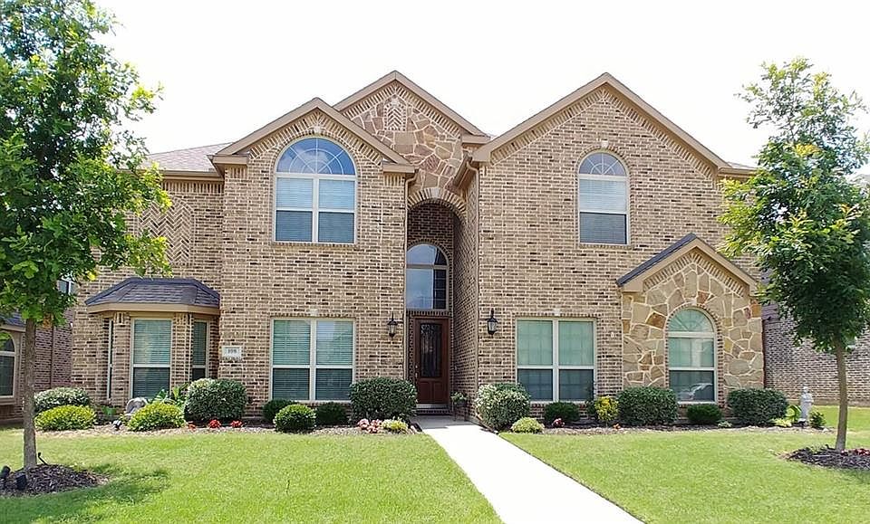 1st image of 108 White Oak Ln