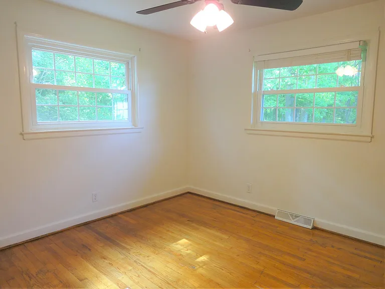 4606 Willa Way — Photo 24