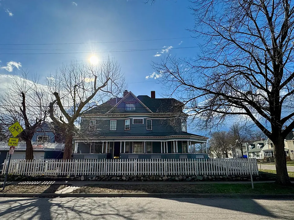 1464 Minnehaha Ave W