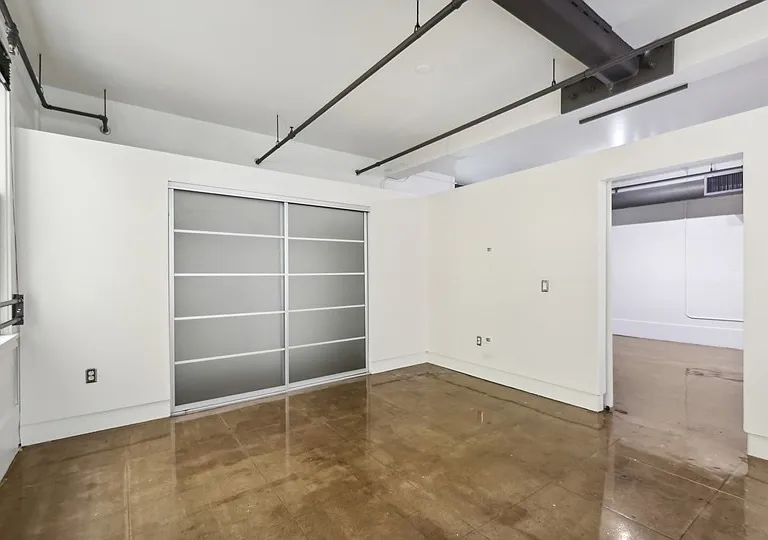 Arrive Broadway Lofts — Photo 42