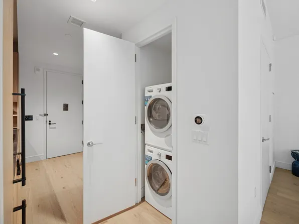 312 West 43rd Street image 10 of 31