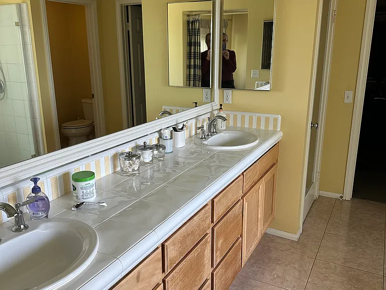 405 Lexington Cir — Photo 19
