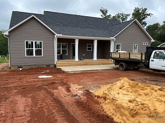 3rd image of 436 Autumnlight Dr