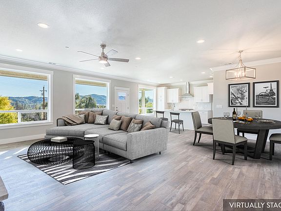 3rd image of 10209 Victoria Dr