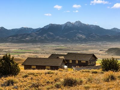 18 Libra Dr, Emigrant, MT, 59027