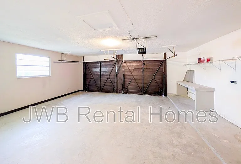520 Clermont Ave S — Photo 12
