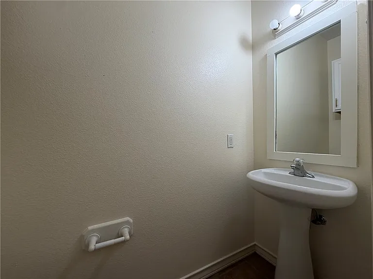 14901 Windward Dr — Photo 17