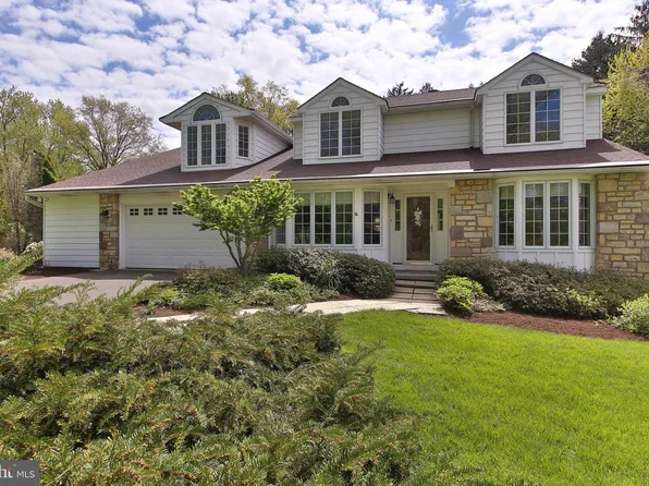 25 Townview Dr, Doylestown, PA 18901