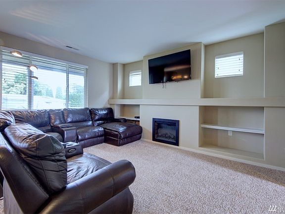 4th image of 20401 5th Avenue Ct E