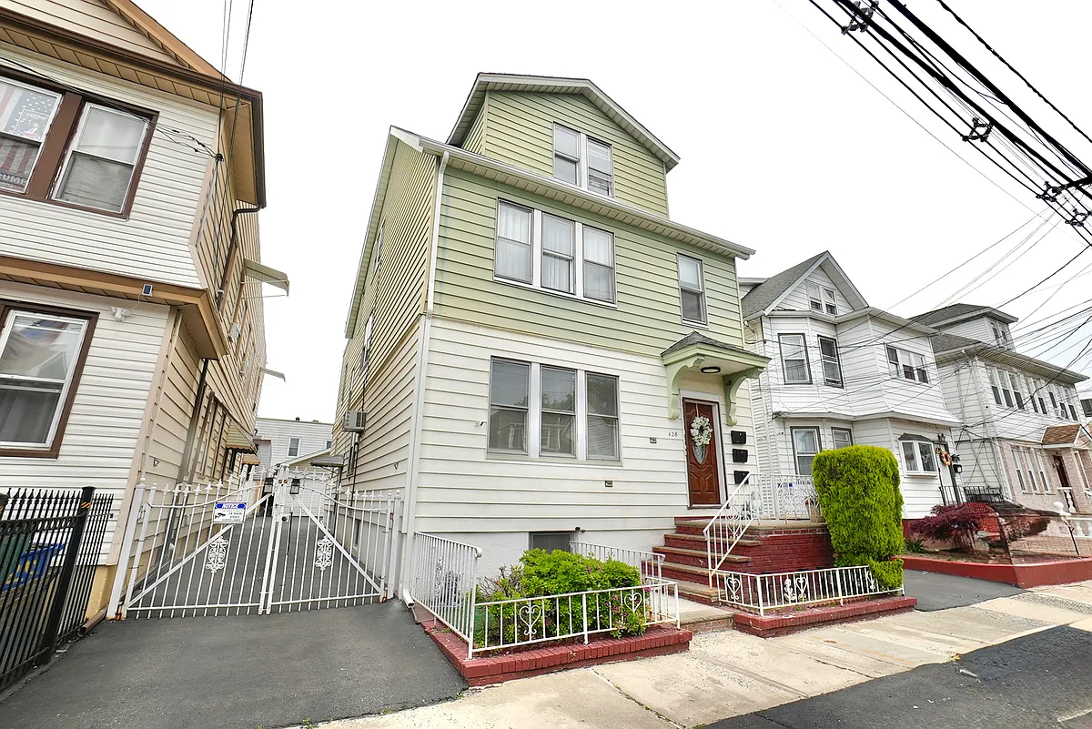 Building Photo - 428-430 N 12th St #3