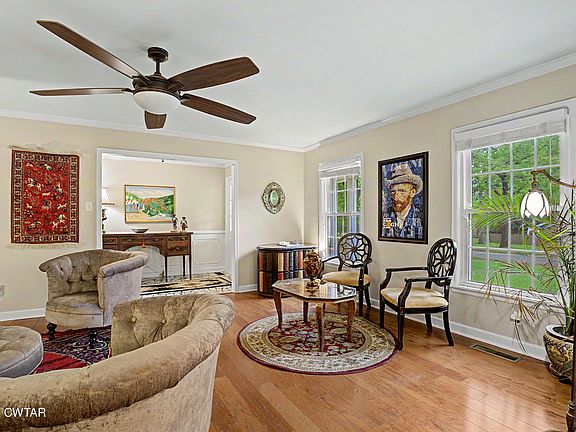 4th image of 40 Manor Rd