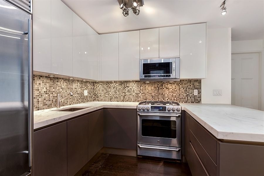 1st image of 255 W 23rd St APT 4HE