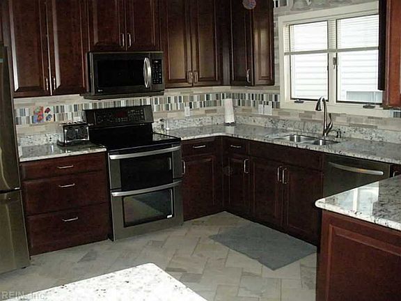 5th image of 2835 Charlemagne Dr