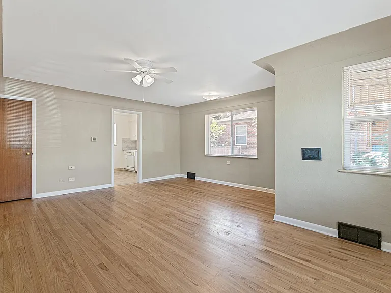 2630 S York St — Photo 6