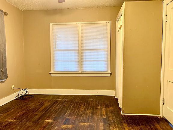 4th image of 1122 W 5th St