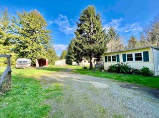 300 Parkview Ln, Crescent City, CA 95531