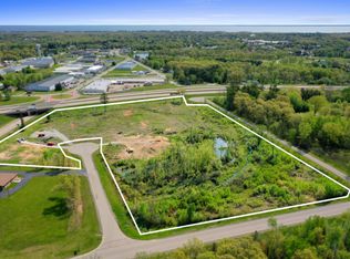 341 Badger Ct, Oconto, WI 54153