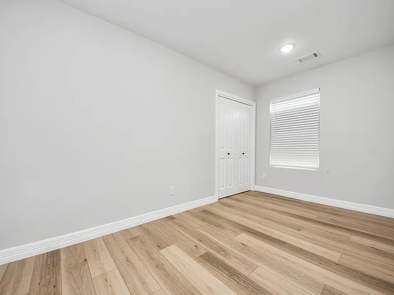 7605 Avenue C — Photo 18