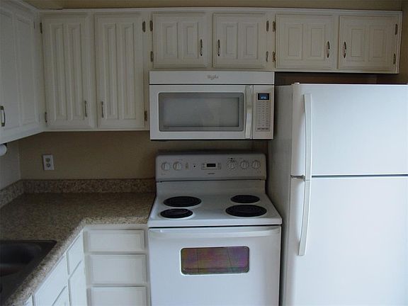 5th image of 336 Melrose Dr APT 21C
